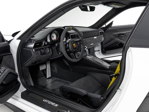 Used 2018 Porsche 911 GT2 RS image 14