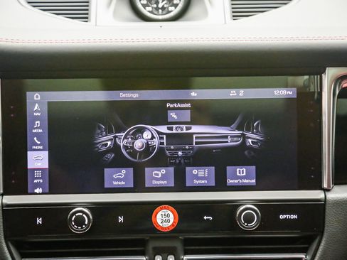 Certified 2026 Porsche Macan S AWD/4WD image 18
