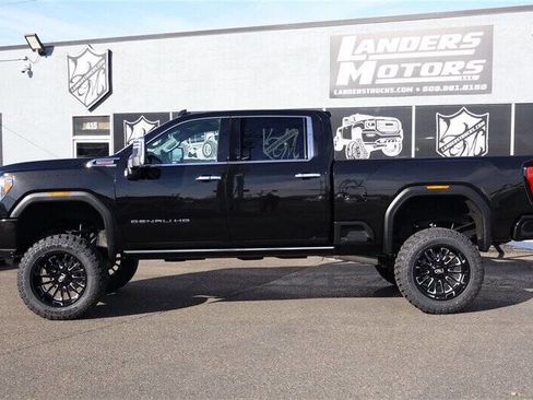 Used 2023 GMC Sierra 3500 Denali w/ Denali Black Diamond Edition image 2