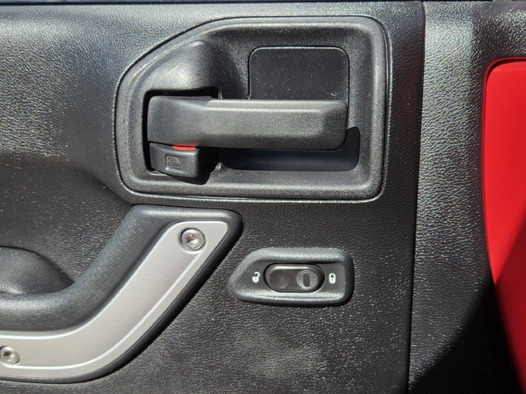 Used 2013 Jeep Wrangler Rubicon w/ PWR Convenience Group AWD/4WD image 11