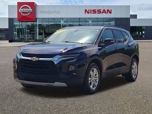 Used 2020 Chevrolet Blazer LT FWD image 3