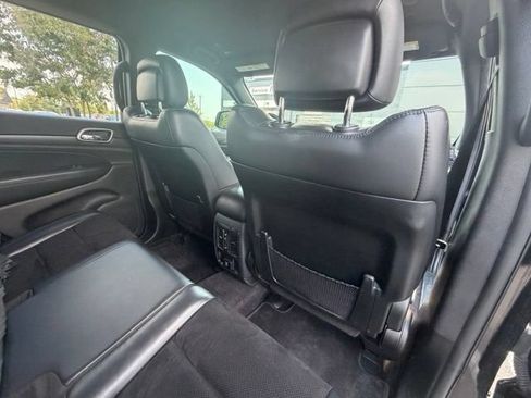 Used 2018 Jeep Grand Cherokee Altitude AWD/4WD image 13