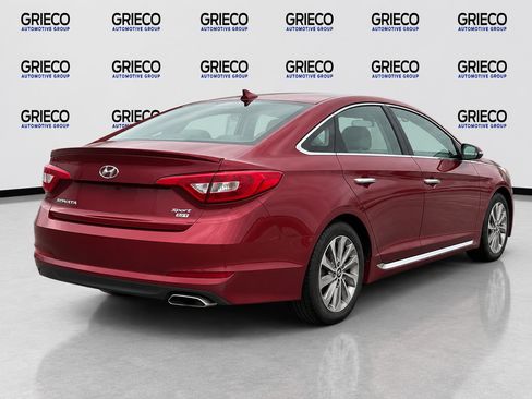 Used 2016 Hyundai Sonata Sport w/ Option Group 02 FWD image 4