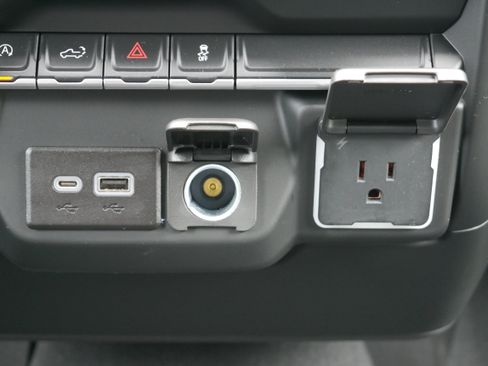 Certified 2023 Chevrolet Silverado 1500 Custom AWD/4WD image 20