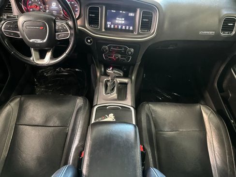 Used 2020 Dodge Charger SXT w/ Leather Interior Group RWD image 4
