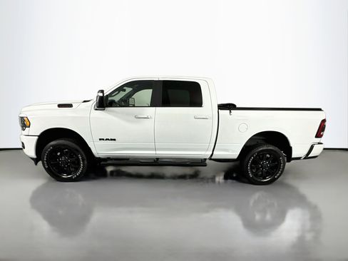 Used 2024 RAM 2500 Big Horn w/ Night Edition AWD/4WD image 8