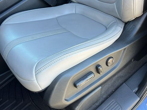 Used 2023 Honda Pilot EX-L image 18