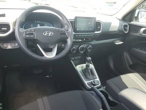 Certified 2024 Hyundai Venue SEL FWD image 8