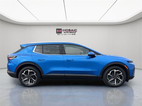 New 2026 Chevrolet Equinox EV LT image 8