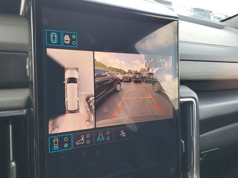 Used 2025 GMC Yukon XL Denali AWD/4WD image 21