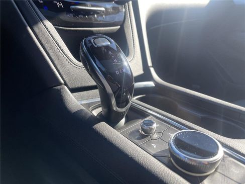 Certified 2025 Cadillac XT6 Premium Luxury AWD/4WD image 33