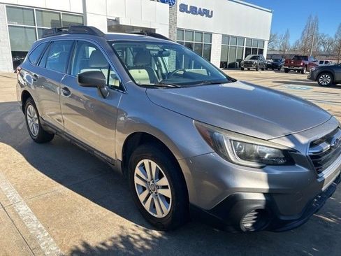 Used 2018 Subaru Outback 2.5i image 2