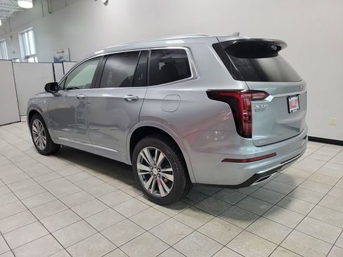 Used 2025 Cadillac XT6 Premium Luxury image 44