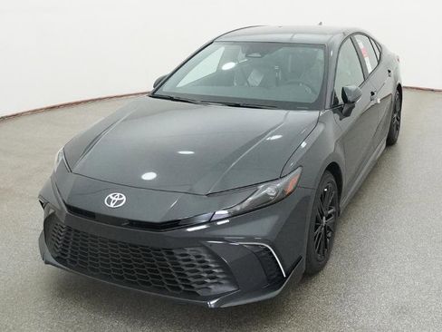 New 2026 Toyota Camry SE FWD image 3