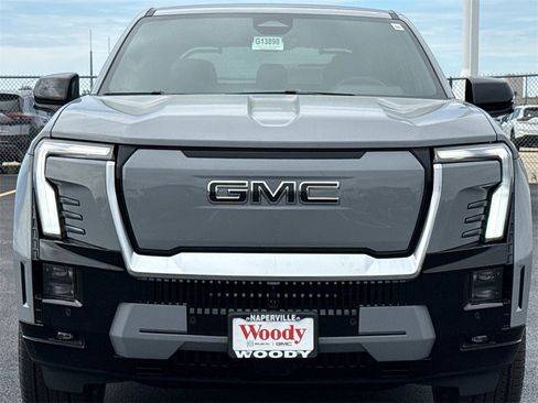 New 2025 GMC Sierra EV Denali image 3