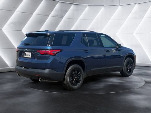 Certified 2023 Chevrolet Traverse LT FWD image 5