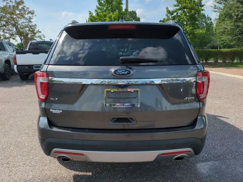 Used 2017 Ford Explorer XLT AWD/4WD image 5