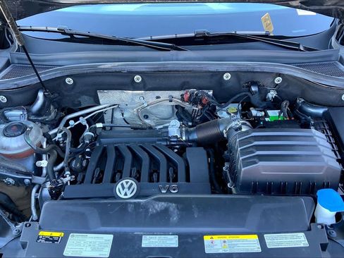 Used 2021 Volkswagen Atlas SEL Premium image 32