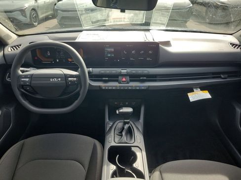 New 2026 Kia K4 LXS image 16