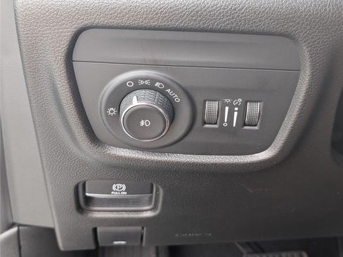 Used 2022 Jeep Grand Cherokee Limited AWD/4WD image 24