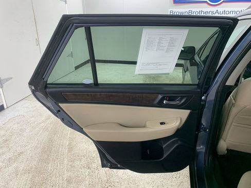 Used 2016 Subaru Outback 2.5i Limited image 19