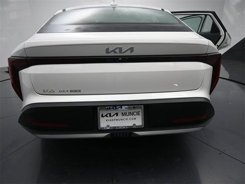 New 2025 Kia K4 LXS image 9