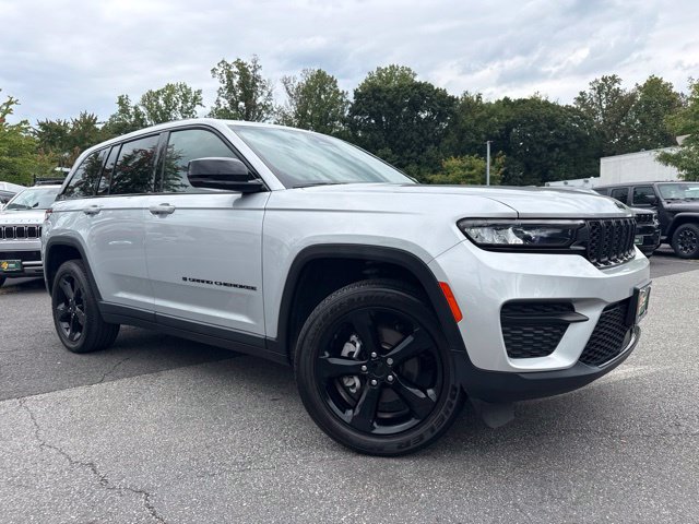 Used 2023 Jeep Grand Cherokee Altitude AWD/4WD 360° Tour
