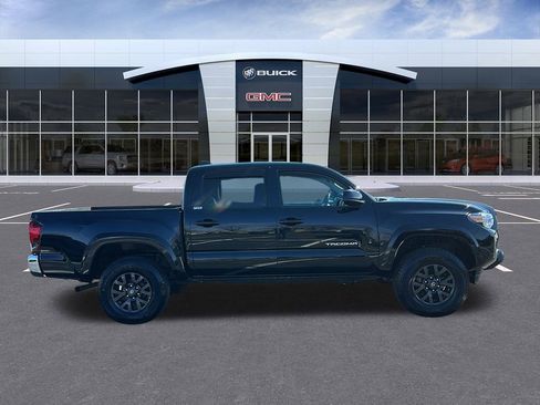 Used 2021 Toyota Tacoma SR5 image 6