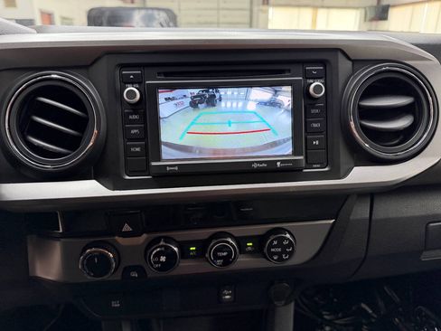 Used 2017 Toyota Tacoma SR5 w/ Tow Package AWD/4WD image 28