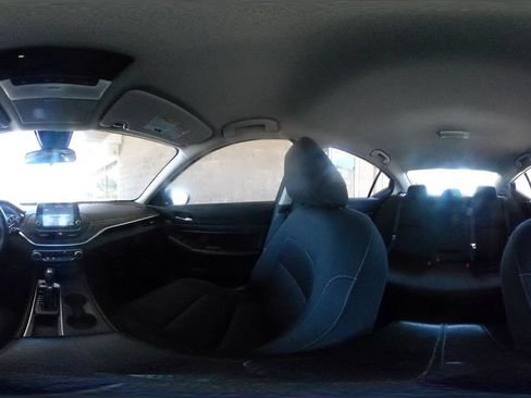 Used 2025 Nissan Altima 2.5 SV FWD image 37