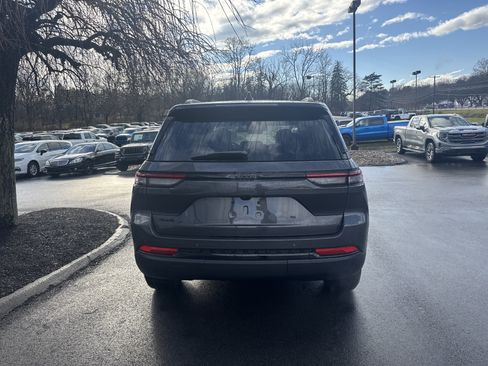 New 2025 Jeep Grand Cherokee Altitude image 4