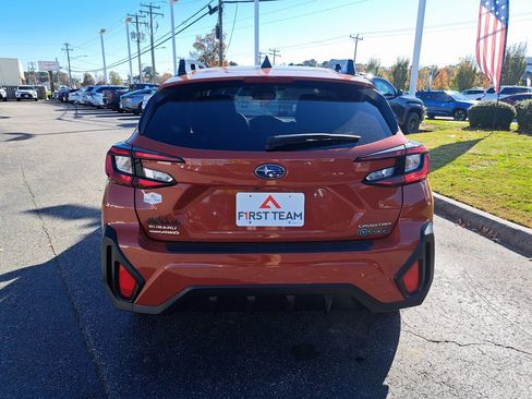 Used 2024 Subaru Crosstrek 2.0i Premium w/ Popular Package #4 image 9