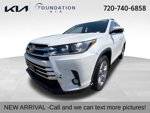 Used 2018 Toyota Highlander Limited w/ Carpet Mat Package (TMS) AWD/4WD image 1