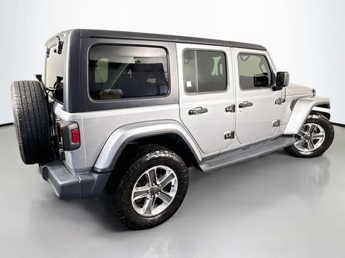 Used 2021 Jeep Wrangler Unlimited Sahara AWD/4WD image 5