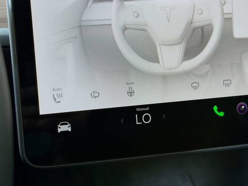 Used 2024 Tesla Model Y Long Range AWD/4WD image 23