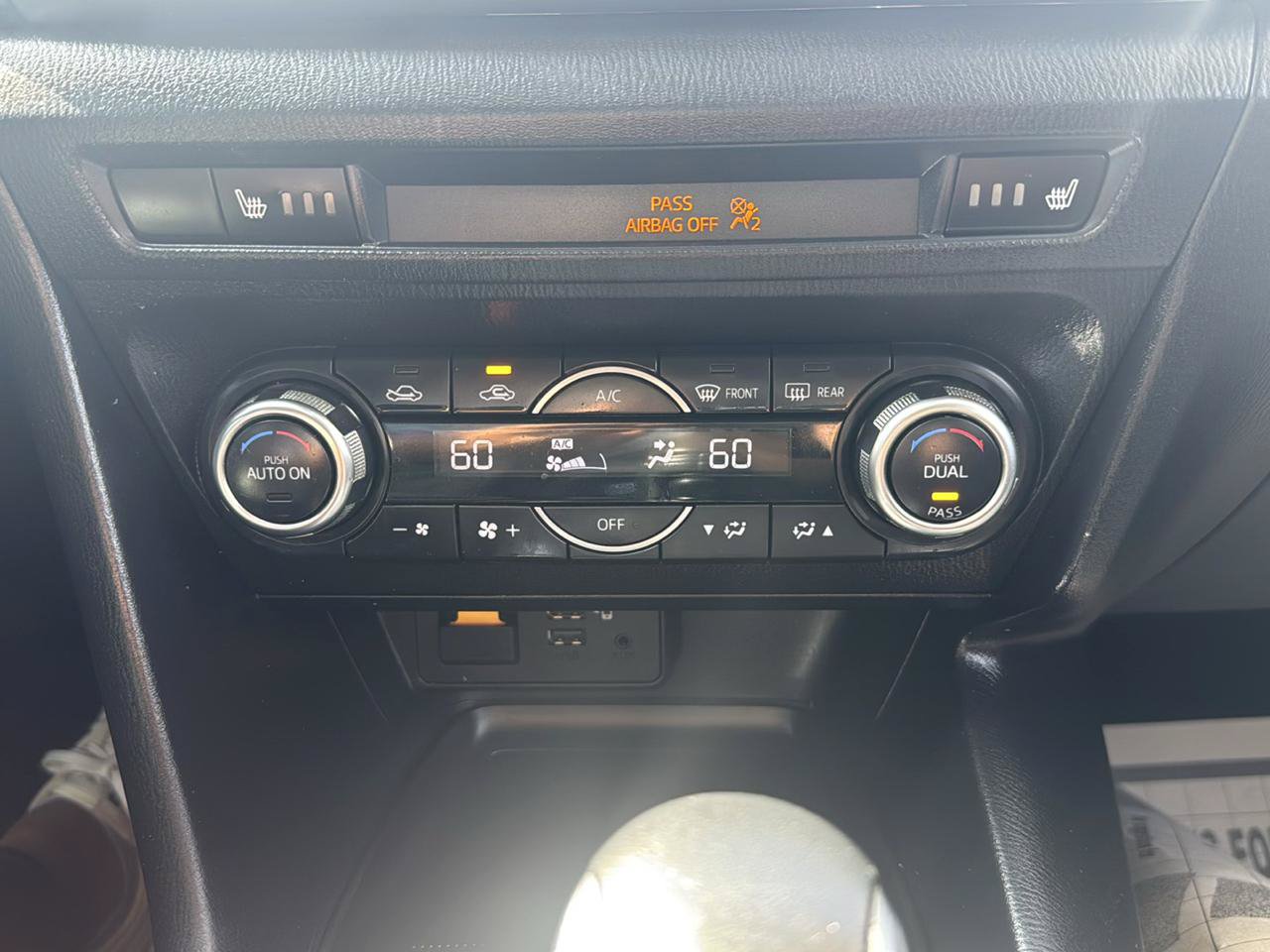 Used 2018 MAZDA MAZDA3 Touring FWD image 24
