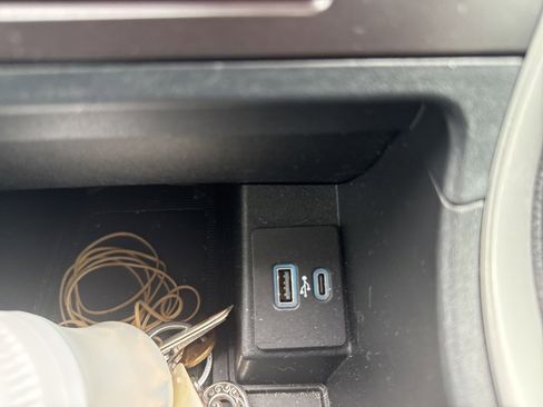 Used 2021 Ford Edge SEL w/ Convenience Package image 19