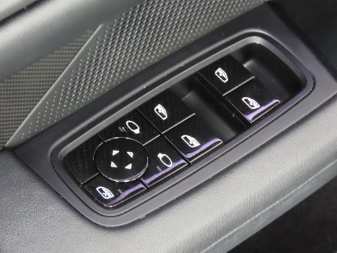 Certified 2021 Porsche Taycan Turbo S w/ Premium Package AWD/4WD image 37