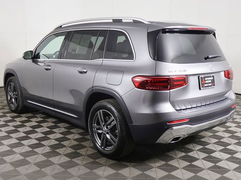 Used 2024 Mercedes-Benz GLB 250 4MATIC w/ Driver Assistance Package image 10