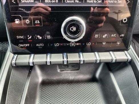 New 2027 GMC Terrain AT4 w/ Convenience Package III AWD/4WD image 17