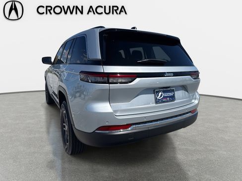 Used 2023 Jeep Grand Cherokee Laredo image 10