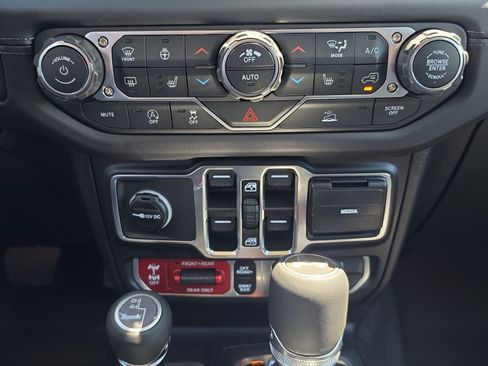 New 2026 Jeep Wrangler Unlimited Rubicon AWD/4WD image 20