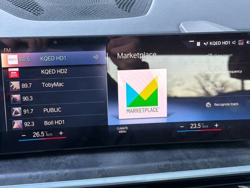 Certified 2023 BMW X7 xDrive40i w/ Premium Package image 25