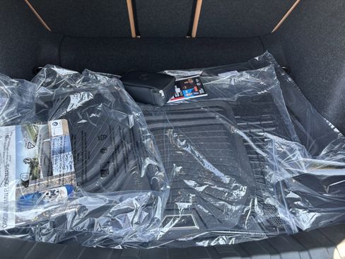 Used 2025 BMW 230i Coupe w/ Premium Package image 35