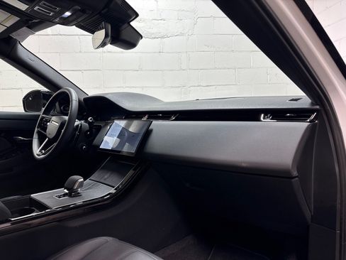Used 2026 Land Rover Range Rover Evoque S AWD/4WD image 30