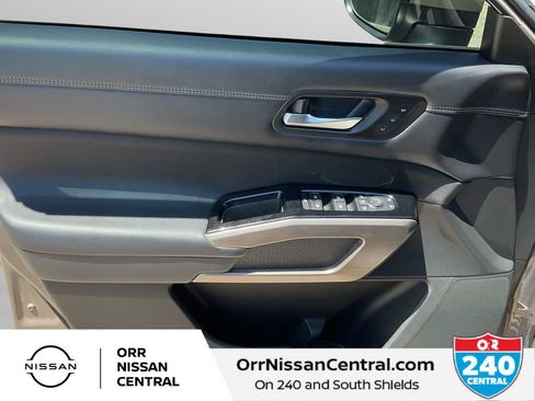 Used 2023 Nissan Pathfinder Platinum w/ Lighting Package (N92) AWD/4WD image 16