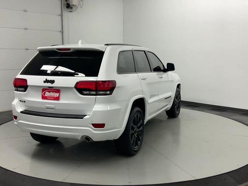 Used 2018 Jeep Grand Cherokee Altitude AWD/4WD image 36