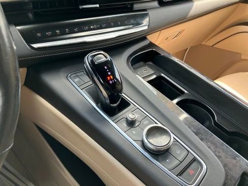 Used 2021 Cadillac Escalade Premium Luxury AWD/4WD image 31