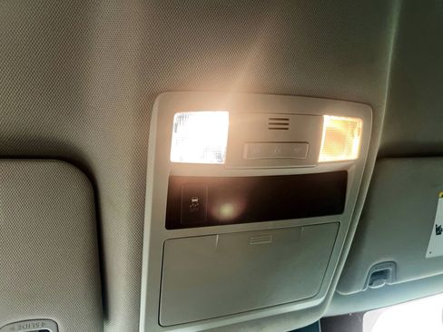 Used 2018 Toyota Tacoma SR image 22