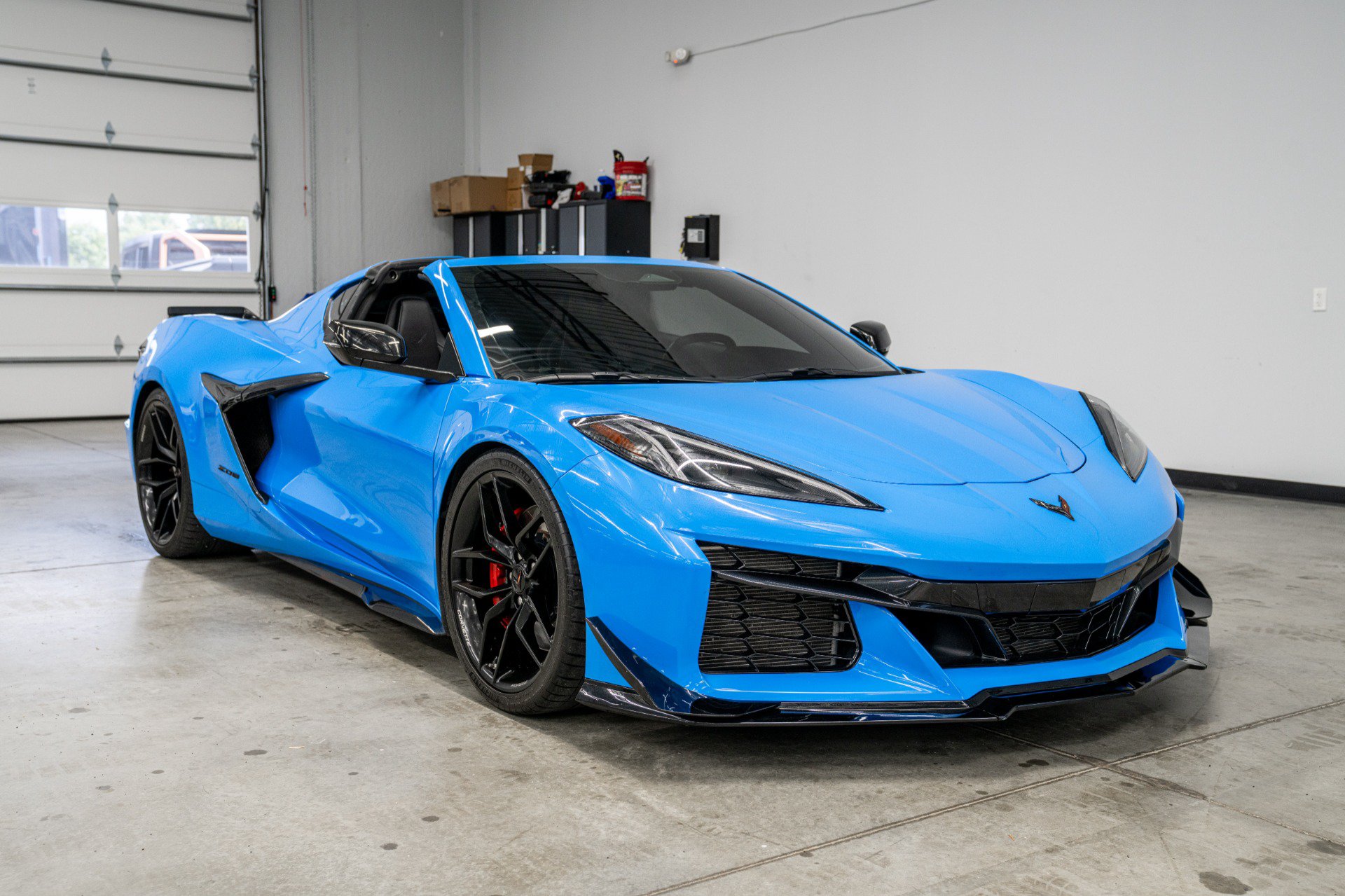Used 2025 Chevrolet Corvette Z06 RWD image 3